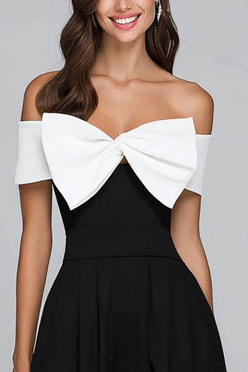 Noir et blanc épaule dénudée Une longue robe formelle ligne avec nœud